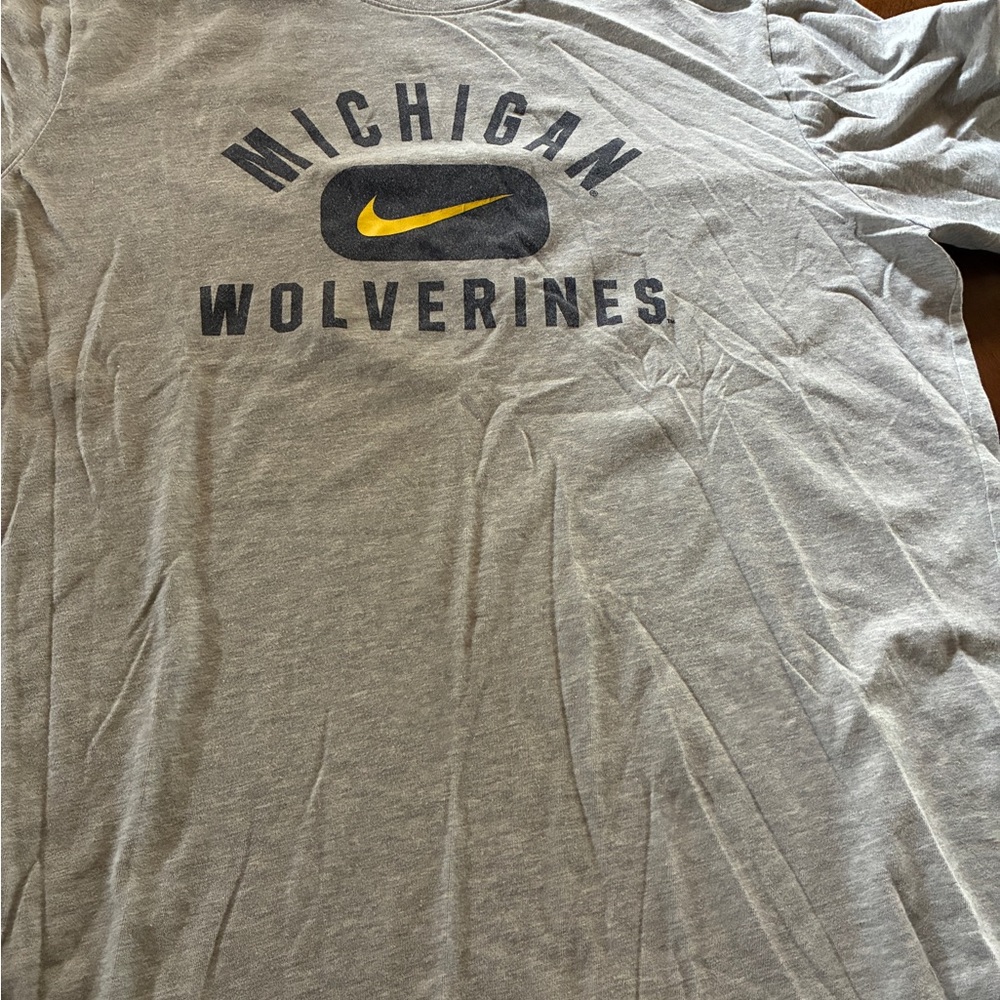 Nike Michigan wolverine’s Gray Tee - Picture 2 of 4